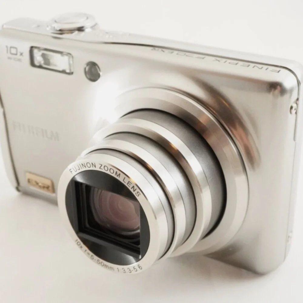 FUJIFILM FinePix F70 EXR Silver In Box With 4GB SDHC Card